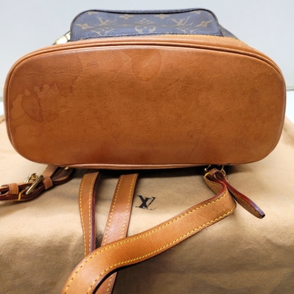 💎Authentic Louis Vuitton MM Montsouris Backpack - Picture 15 of 16
